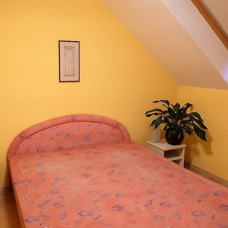 Var-Torony Apartman Дьюла Экстерьер фото