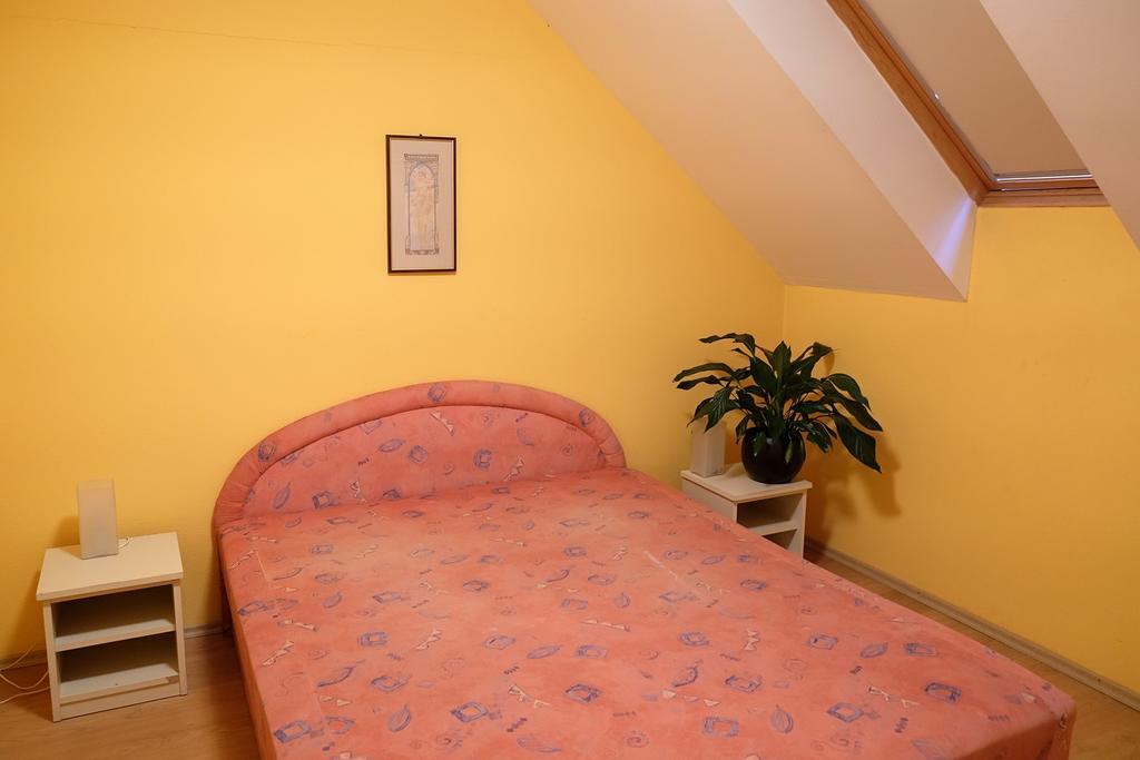 Var-Torony Apartman Дьюла Экстерьер фото