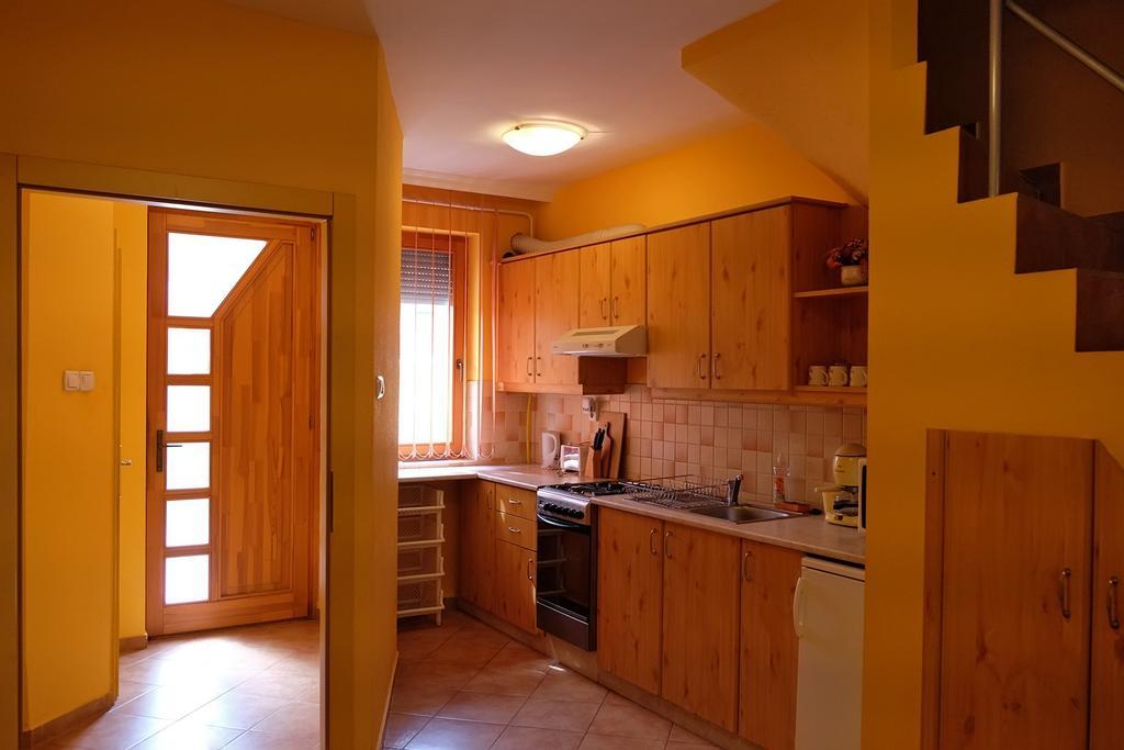 Var-Torony Apartman Дьюла Экстерьер фото