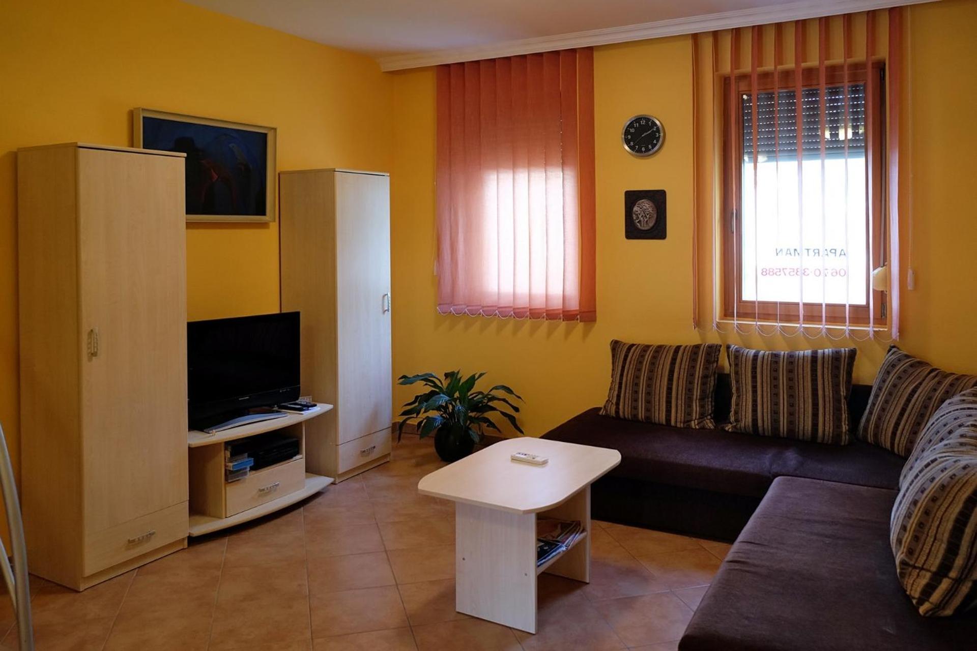 Var-Torony Apartman Дьюла Экстерьер фото